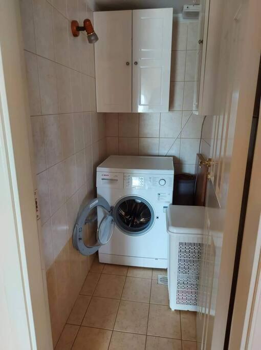 Όμορφο, Άνετο Ζεστά Διακοσμημένο Διαμέρισμα Thermi Exterior photo